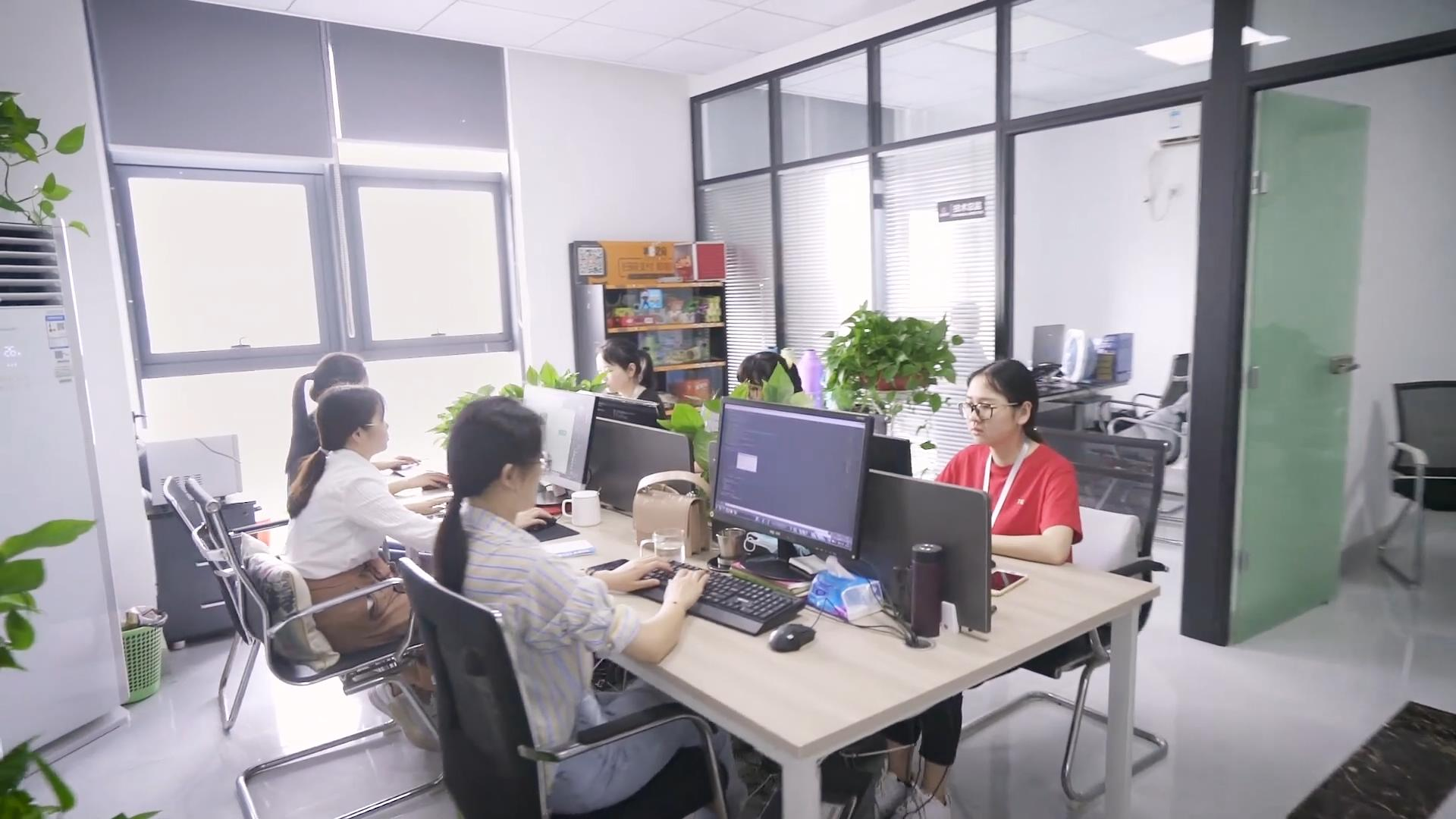瓦力游戏网站建设怎么做更专业？本地企业建站避坑与实操指南